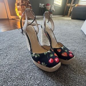 Stylish Black Cherry Print Wedge Sandals